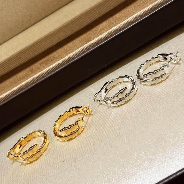 Bv家 Serpenti蛇系列 灵蛇 光面 耳拍 精选德国进口材质电镀18K金 超高品质 精致做工 美翻了 奢华低调 日常款耳钉 玫瑰金白金黄金三色齐 耳钉