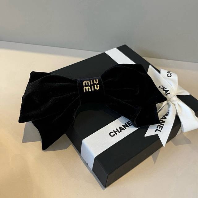 Miumiu缪缪新款顶夹