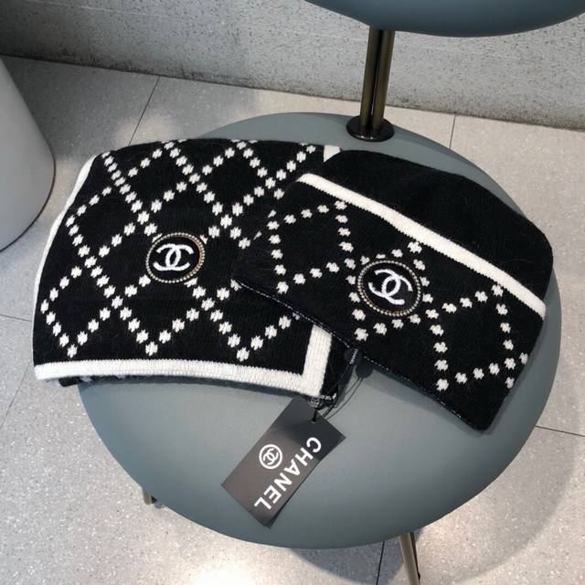 Chanel 香奈儿 羊毛套装帽子 经典套装帽子！帽子围巾！暖暖哒超级舒服～冬日小姐姐减龄神器哦～这个冬天你就差这么一套套装帽子啦～又保暖又时尚！男女通用款