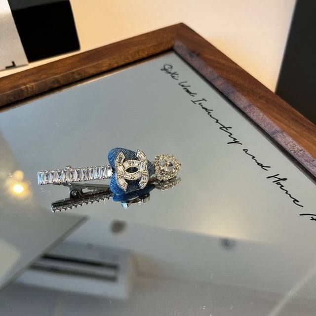 Chanel香奈儿新款发夹