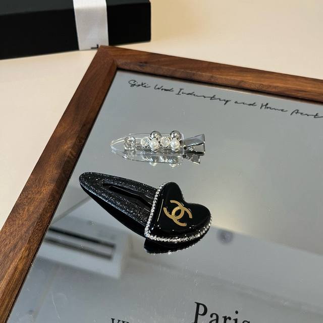 Chanel香奈儿发夹