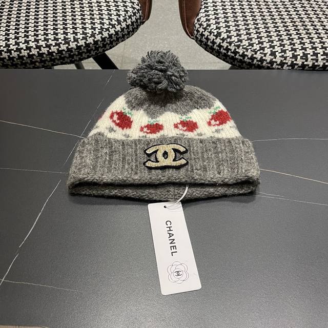 Chanel香奈儿 费尔岛风提花毛球毛线帽子女秋冬保暖学生 针织帽护耳圣诞冷帽