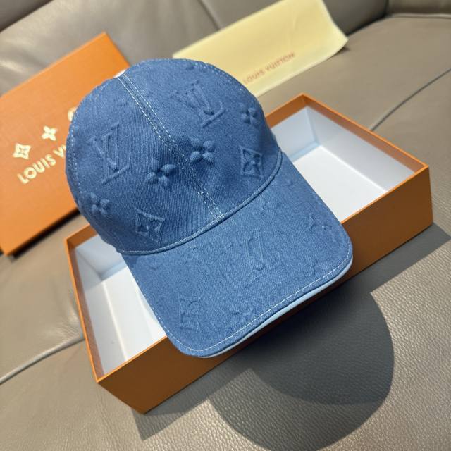 配盒子布袋，Lv 路易威登 新款原单棒球帽，大Logo压花，1:1开模订制，原版牛仔布料，做工细致完美，质量超赞，基础头围56，贴片可调节。