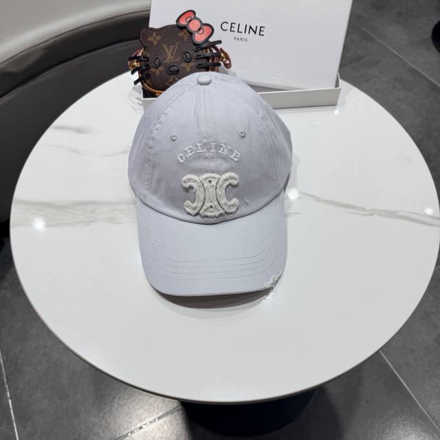 Celine赛琳 新款经典休闲潮流款 棒球帽日韩风格，随便搭配都超好看！出门旅游，绝对要入手的一款