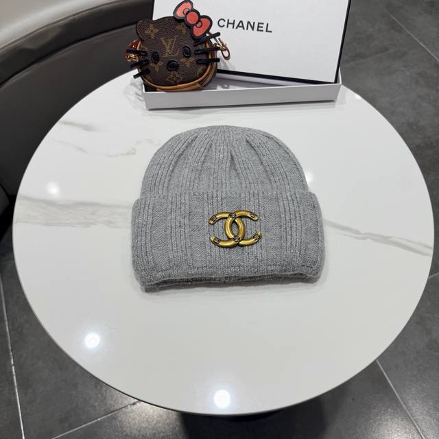 Chanel香奈儿秋冬网红时尚博主推荐款毛线帽，小红书爆款，手感超柔软舒适的针织线帽，弹性极佳！