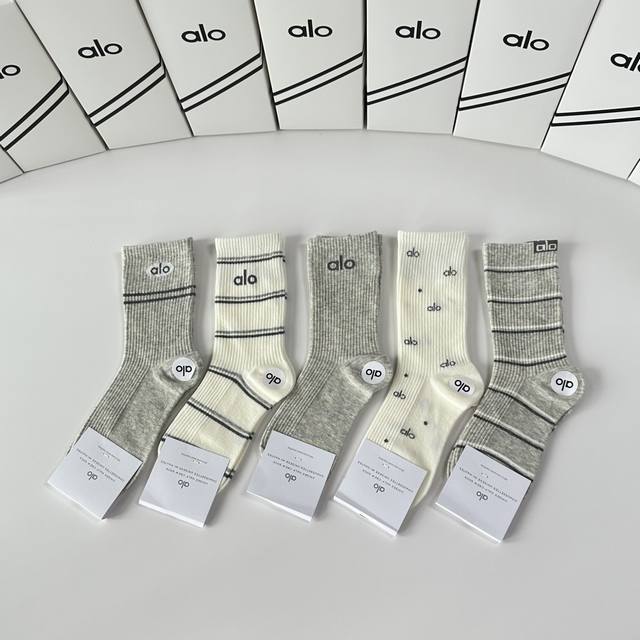 特 配专柜包装 Alo 新款双针中长款堆堆袜袜子！一盒五双，专柜同步筒袜袜子，大牌出街，潮人必备超好搭。