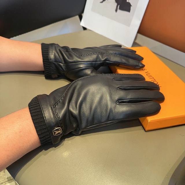 Lv男款新品羊皮手套，时尚手套，秋冬保暖加绒内里，经典简洁上手超舒适柔软、百搭！码数L,Xl