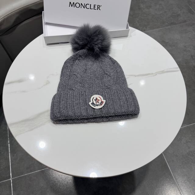 蒙口新款毛线帽，配狐狸毛啊毛球百分百