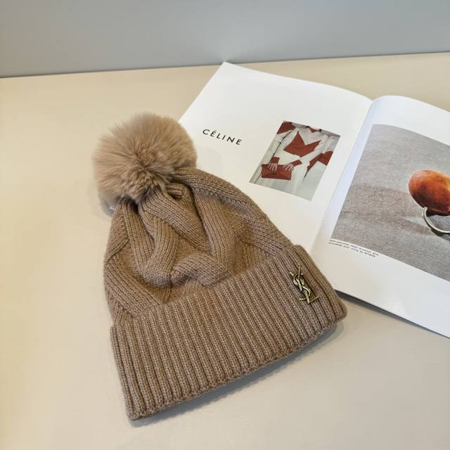 Ysl圣罗兰 2025早春新款简约毛线帽，新款出货，大牌款超好搭配，赶紧入手！