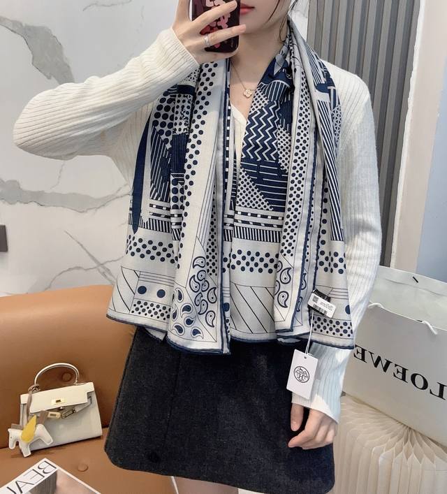 羊绒新款买了都说好看推荐爱马仕双面同色羊绒方巾 顶级工艺超值爱马仕专柜爆款立体呈现图案纹路实物档次极高特殊工艺高端研发惊艳问世特殊尖端工艺处理受到白富美的喜欢