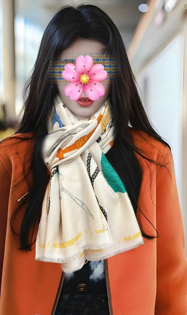 新款 2025爱马仕 型影相随 双面同色 太美了 下手一定要快[嘴唇]四季都可以用 真心美的让人非常非上身效果简直美翻了 品质非常完美整个围巾给人气场的同时又非