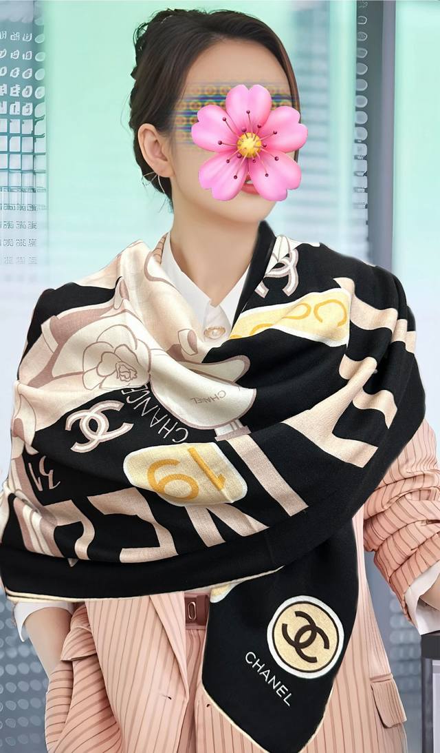 上新 香奈儿 Zg同步 2025新款 太美了 双面同色 顶级设计优雅风 ~气质到骨子里 香奶奶新一季的面料超高级，真心超级柔软，丝丝顺滑 韧性很强 不容易被轻易