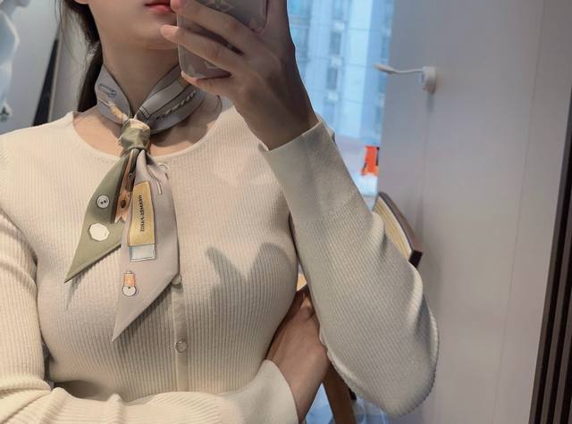 爱马仕Twilly，袋中乾坤，18姆米重磅真丝斜纹绸材质，精致的卷边，尺寸585Cm