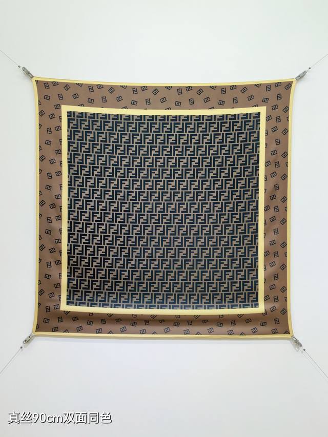 Sfd2511 18姆米双面 90X90Cm斜纹真丝 芬迪