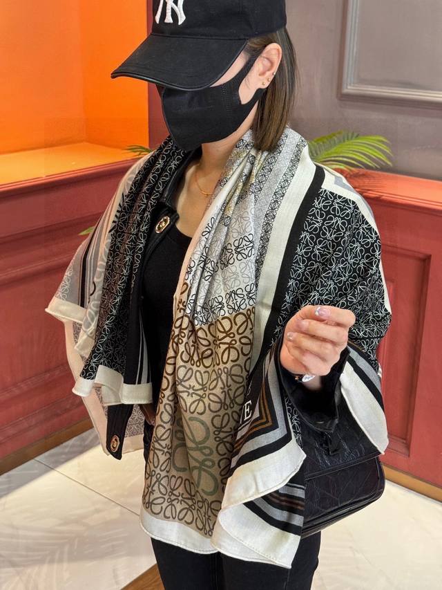 高定版 上新 Loewe罗意威专柜新款，高级又不撞款的好东西！！！ 能力范围能带给大家最好的品质，这个价格p真的亲妈到家！ 吓一跳的好货，Loewe经典Love