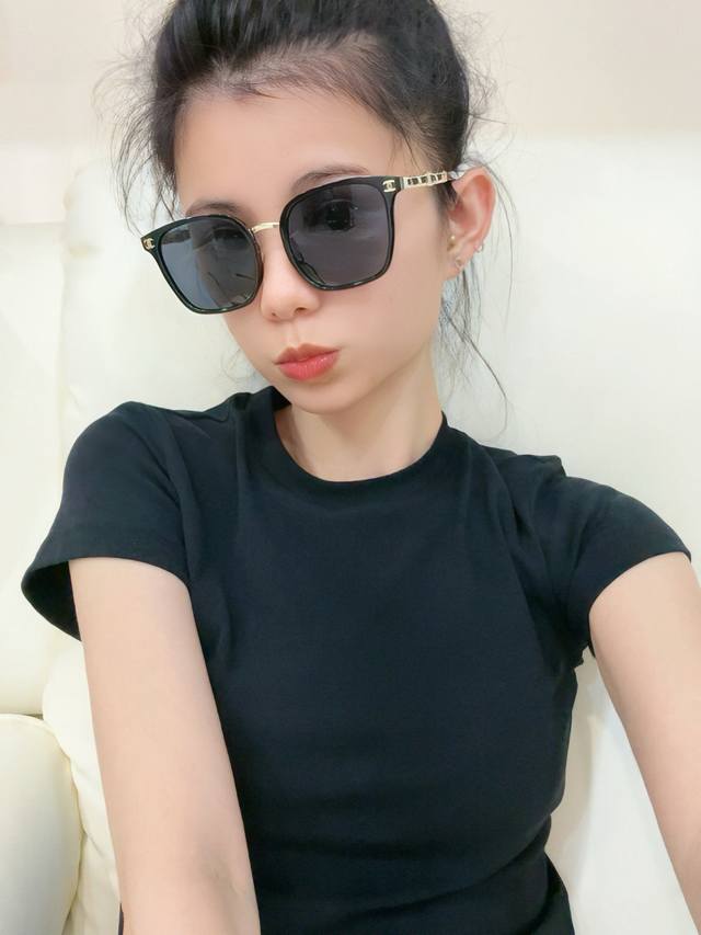 Chanel2025官方早春新款，众多明星同款 香奈儿新款大框墨镜 ，宝丽来超清太阳镜型号：Ch9076
