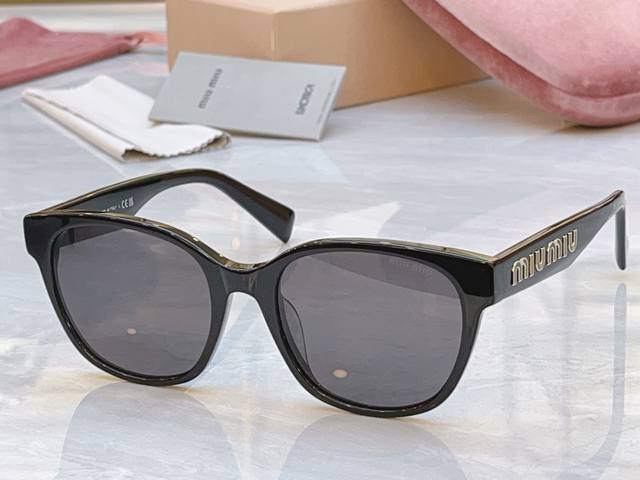 Miumi* 缪*缪新款太阳镜，Mod：Smu087Z，Size:53口20-135