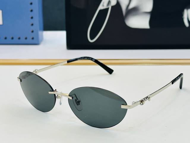 Gucc* 古家Gg2051S Size：59口17-140 原版墨镜搭配镜框时尚靓丽 F个性十足