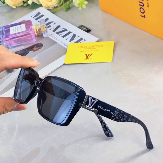 Louis Vuitto*网红个性潮流旅游街拍防强光墨镜纯欲复古风方形显瘦太阳眼镜