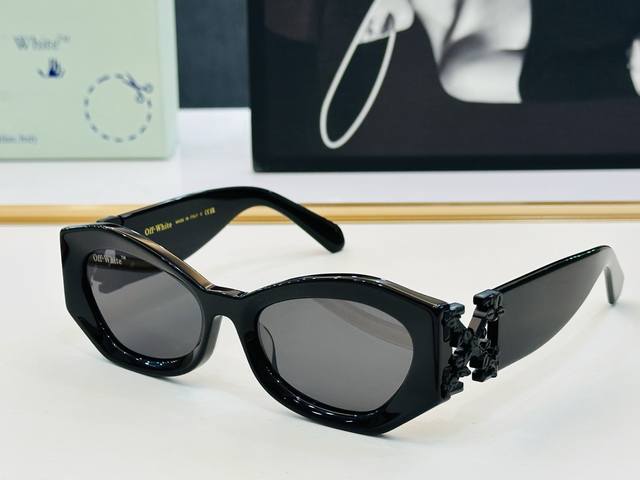 官网款 Off White Model:Vrame Size: 56口20-140 B时尚太阳镜