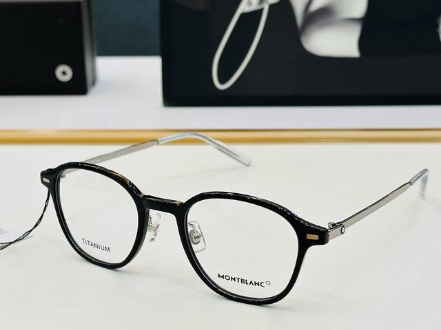 官网新品 Montblanc 万宝龙 Mb0427O Size：52口21-145 做工精良 W 完美电镀 配戴舒适 钛架