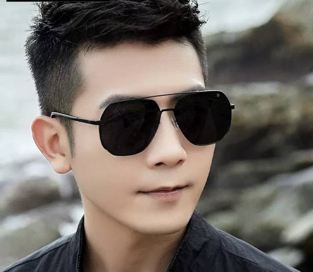 Lv 男款炫彩飞行员偏光太阳镜 材质：高清尼龙加厚卡槽高清偏光镜片 无边框镜架颜型号：L08901