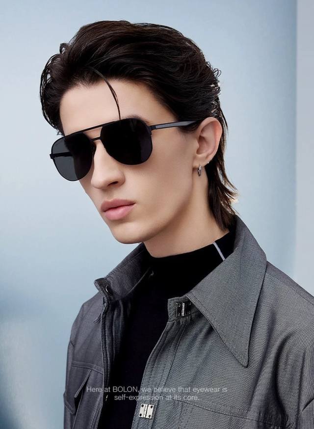 Gucci 男款炫彩飞行员偏光太阳镜 材质：高清尼龙加厚卡槽高清偏光镜片 无边框镜架颜型号：G1380