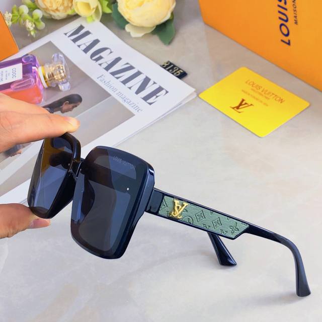Louis Vuitto*个性潮流气质款方框经典太阳镜简约时尚开车遮阳现代渐变色墨镜