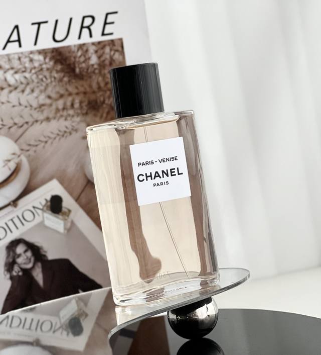 专柜品质 perfume 夏日度假柑橘调香～香奈儿之水Chanel 里维埃拉是适合夏天的柑橘调，青涩清香的柑橘味搭配淡淡的花香仿佛站在农场里享受自然的馈赠，为浓