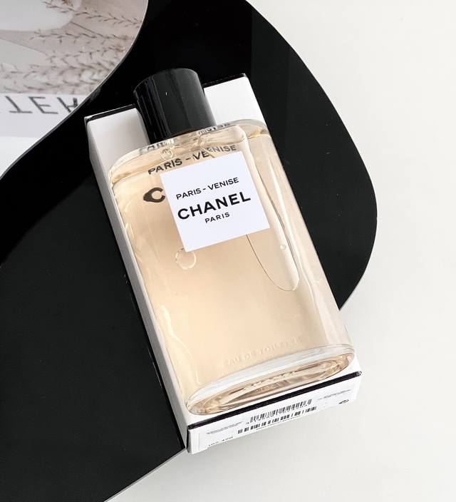 专柜品质 香奈儿之水“里维埃拉限量版香水”夏日香水来袭Chanel 这款香水不得了了！闻上一次就会爱上的干净高级香～ 香水灵感源于 Coco Chanel女士最