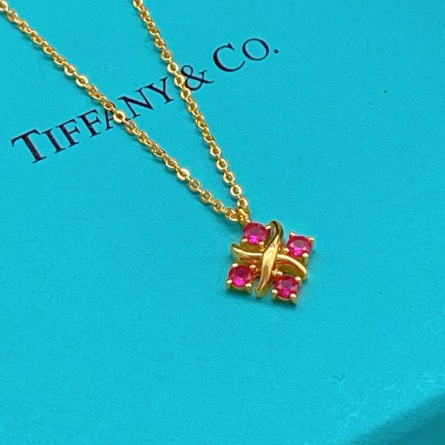 Tiffany*帝芙尼最新款紫红色镶钻方块金项链 一致Zp黄铜材质，非常的上镜设计很特别值得入手高级手工坊系列