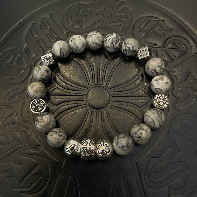 新款 专柜品质 Chrome Hearts克罗心 经典复古多元素鹰眼石手链手串，凹凸造型不同的花纹设计风格 呈现出与众不同 十字架 童军花是克罗心的志 所以更经