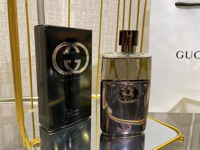专柜品质 Gucci罪爱男士香水 Gucci的这款男士香水，是我很久之前就过目不忘的一款香水 低调奢华的一个淡雅黑色外观 配上淡紫色的香水 整个给人的感觉就是沉