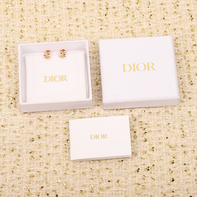 我们出品 林允同款，迪奥八芒星耳钉，可订做真金真钻，只做对版Zp真金货，pk市面各种金货量大咨询客Fu éToile Des Vents 重新诠释经典罗盘玫瑰图