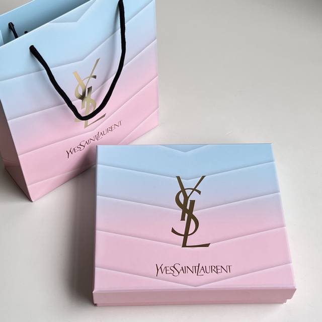 高端品质 可配礼袋+中文标，细节全对版，味道对香，市面最高版本，非流通普货，正品质量直供，支持对比圣罗兰渐变玫瑰彩妆两件套眼影款！ A组 口红2.4G 77#