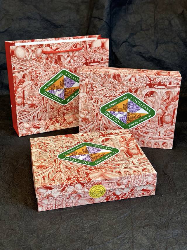 高端品质 欧舒丹樱花三件套25款！内含：身体乳250Ml，沐浴露250Ml，护手霜75Ml。