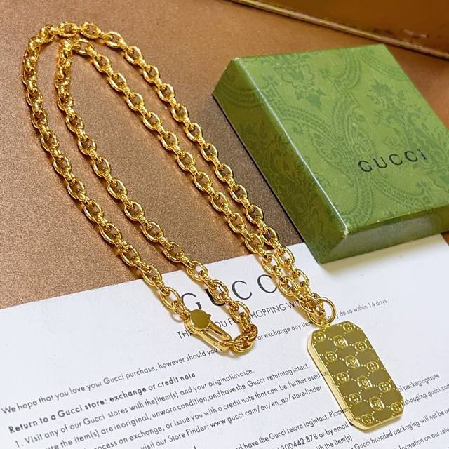 新品发布巨帅古驰项链最新款链条档次更高明星同款Anger Forest系列双G古驰项链 不氧化不退色 细节对版做旧处理 非市面亮面版型 这款一直在出 古驰里面热