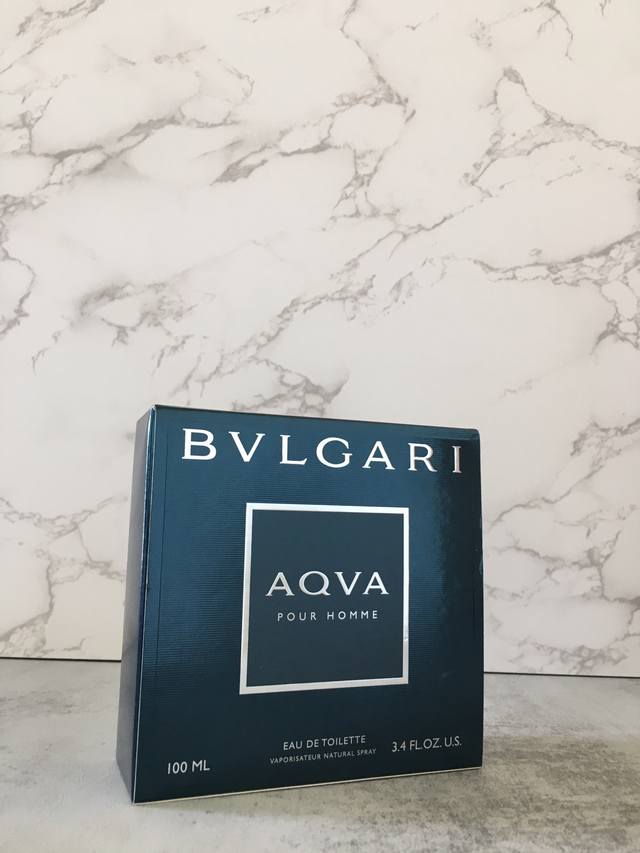 原单品质 宝格丽水能量碧蓝香水100M 宝格丽水能量碧蓝男士香水100Ml 清新海洋气息 香 调 海洋清新调 前 调 香橙树叶、汁芽精油、蜜柑 中 调 角果澡、