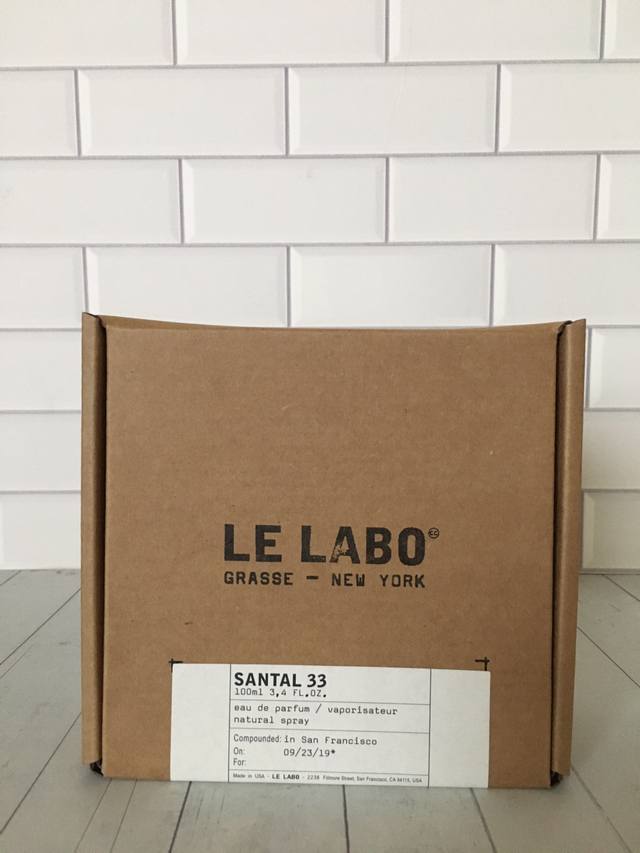 原单品质 实验室香水33号100Ml 实验室檀香木33号香水100Ml属性:中性香，香调:木质馥奇香调，前调：檀香木雪松小豆寇，中调：紫罗兰纸莎草皮革琥珀，尾调