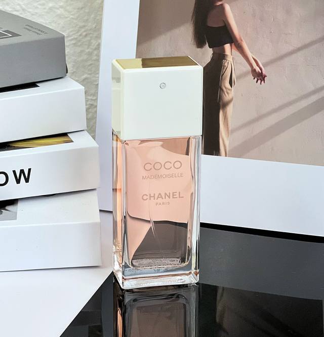 原单品质 Chanel可可小姐淡香水 春夏之际，心中烦躁烟消云散同时充满着自信与魅力，可可小姐香水呈现的香味是清新感性的东方香调，突如其来的柑橘唤醒身体的感官玫