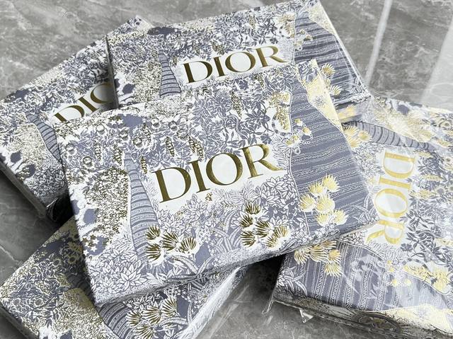 专柜品质 Dior迪奥花漾香水系列小样5件套，Q版小样5Ml，不带喷头！原单质量，不知道买啥味道的正装可以试试这个哦。小样真的墙裂推荐大家买！一套5只，每一只都