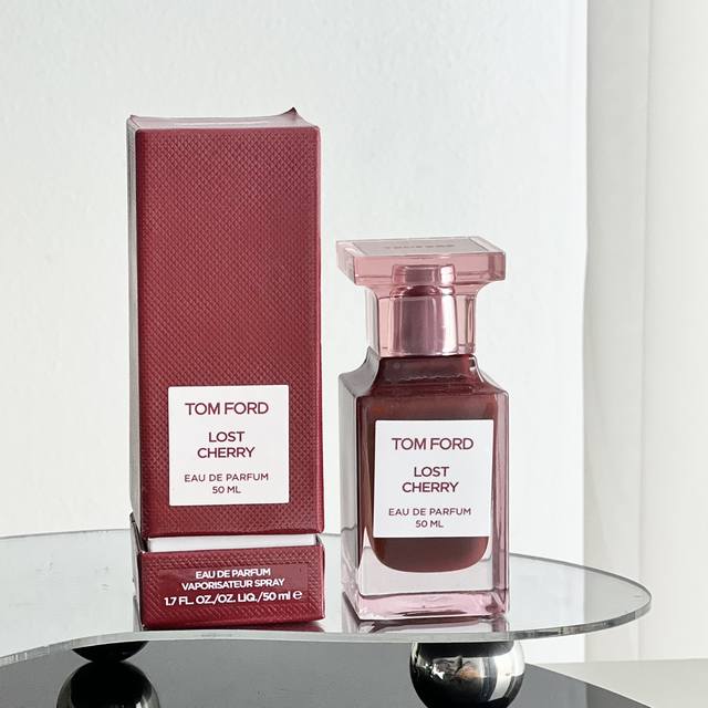 原单品质 Tom Ford落樱甜情～ Ford 家的落樱甜情'这只被无数直男夸过的高级樱桃香，据说是闻上去就想吃掉的香味！！简直是约会必杀技 英文名“Lost