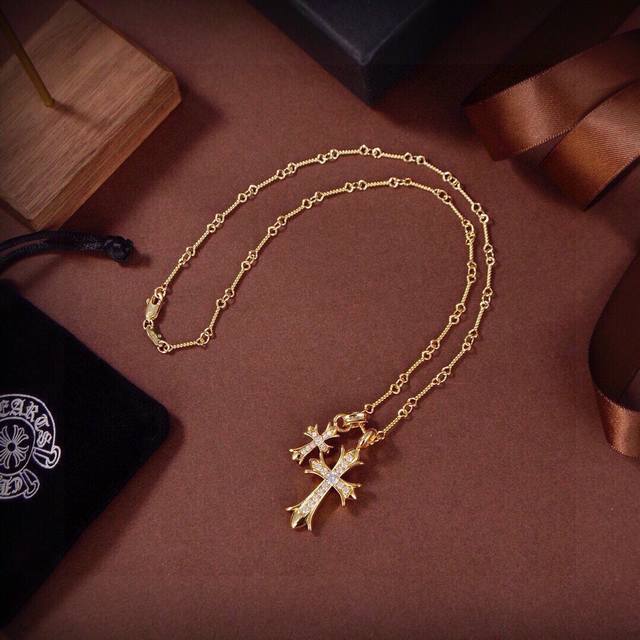 新品克罗心潮人必备单品 克罗心 满钻十字架项链，太好看了 戴上它炸了整条街[偷笑]镶嵌天然钻石克罗心项链