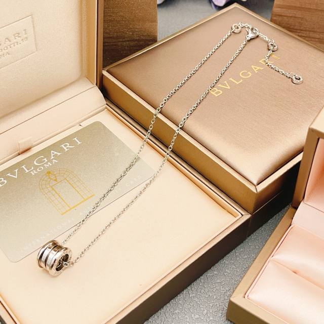 宝格丽Bvlgari最新款银色弹簧光面大号项链 一致Zp黄铜材质，非常的上镜设计很特别值得入手高级手工坊系列