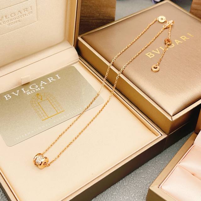宝格丽Bvlgari最新款玫瑰金色镶钻弹簧项链 一致Zp黄铜材质，非常的上镜设计很特别值得入手高级手工坊系列