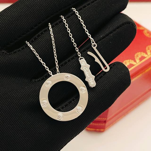 Cartie*最新款卡地亚银色镶钻圆形项链 一致Zp黄铜材质，非常的上镜设计很特别值得入手高级手工坊系列