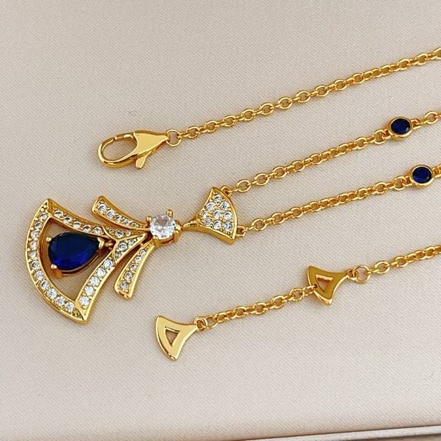 宝格丽Bvlgari最新款金色蓝镶钻裙子项链 一致Zp黄铜材质，非常的上镜设计很特别值得入手高级手工坊系列