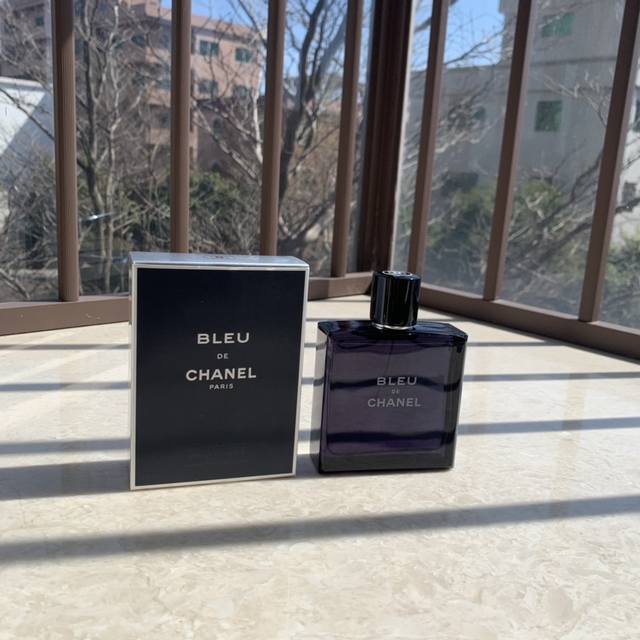 原单品质 大牌香水天花板 哪个女生不爱香水 让人从内心变得非常自信且散发强烈的气场，这就是香水的魔力 论女生要有多少瓶香水才够，答案应该是：永远没够！ 香水是女