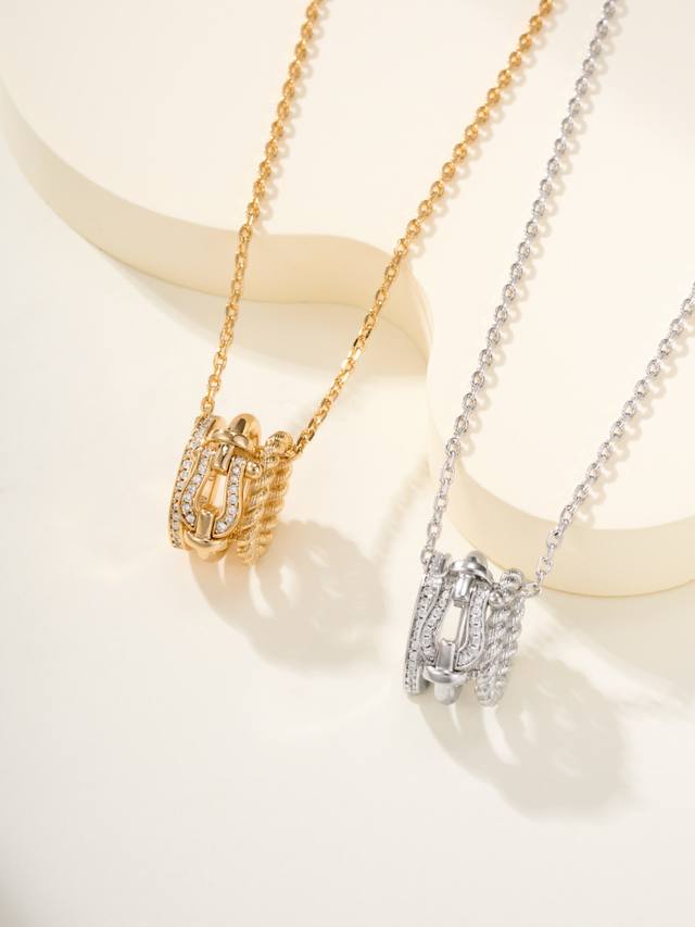 费雷德Force 10 Rise系列作品以大胆无畏、柔美璀璨之姿，为这一经典系列注入了全新的诠释。它激励着我们以一颗无畏之心，勇敢迎接每一个挑战。该系列作品巧妙