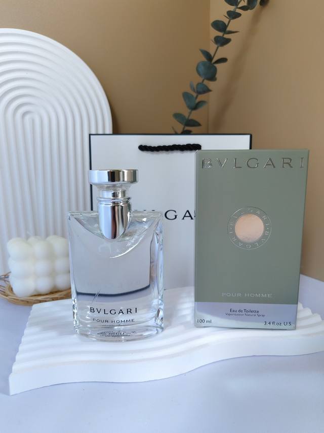 原单品质 宝格丽大吉岭茶原版 香调：木质花香调 前调：醛薰衣草橘子茶叶肉豆蔻香柠檬橙花 中调：仙客来芫荽康乃馨鸢尾花胡椒愈创木巴西红木老鹳草小豆蔻 后调：零陵香